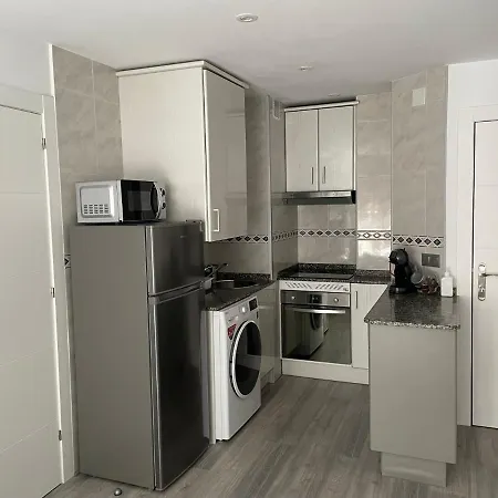 Playa San Lorenzo - Garaje Opcional アパート ヒホン