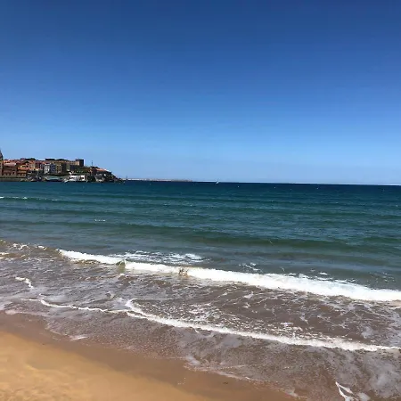 Playa San Lorenzo - Garaje Opcional アパート ヒホン